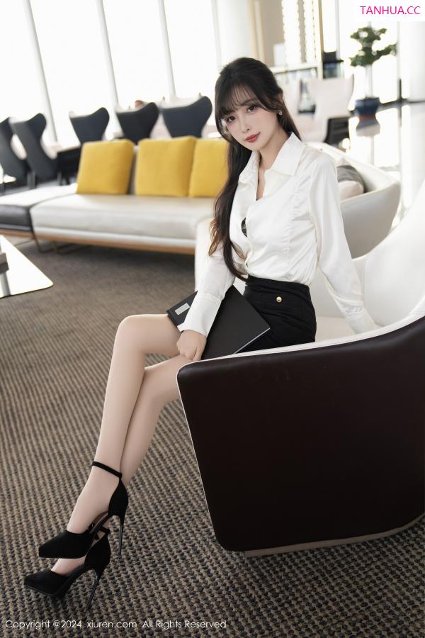 [XiuRen]高清写真图 2024.09.30 No.9237 林星阑 黑丝美腿